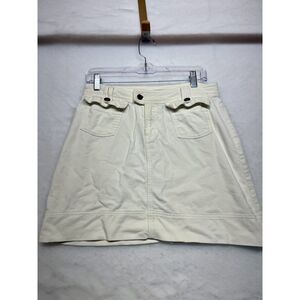 Patagonia white corduroy skirt with flap pockets on front size 4 98% cotton